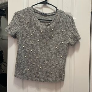 Grey blouse with pearls